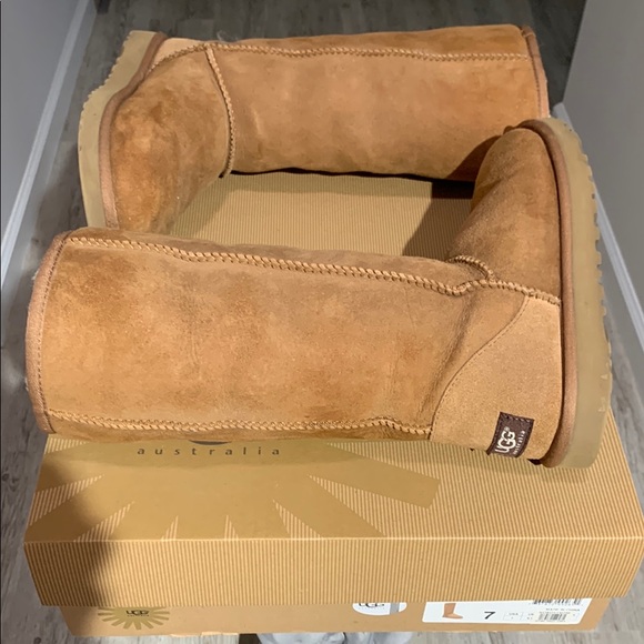 UGG Classic Tall Tan Boots Chestnut Sz 7 EUC - Picture 4 of 16